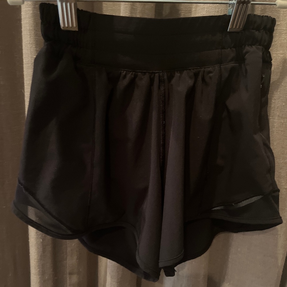 Lululemon Hotty Hot Shorts 4” Size 0